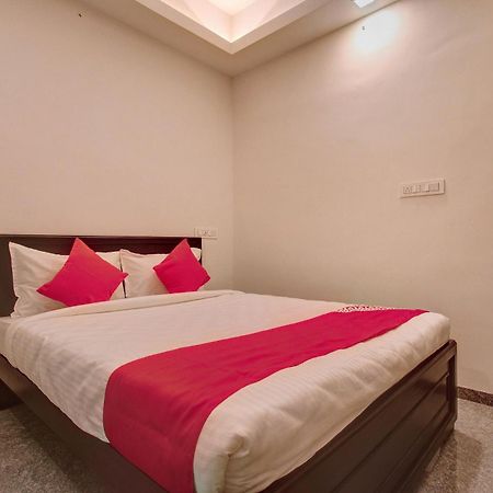 Hotel O Blue Moon Singānallūr Bagian luar foto